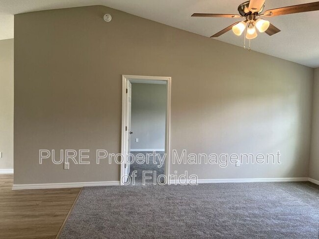 Building Photo - 36 Elm Rd