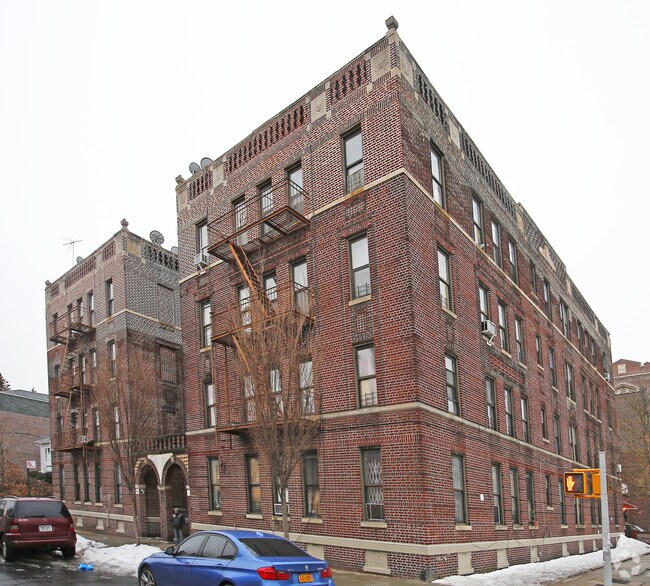 Building Photo - 480-484 E 4th St
