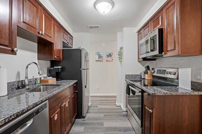 Building Photo - 6208 S Elberon St