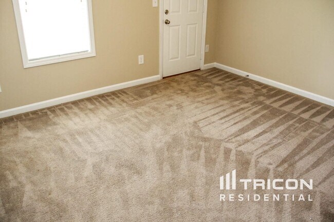 Building Photo - 1693 Bismarck Cir