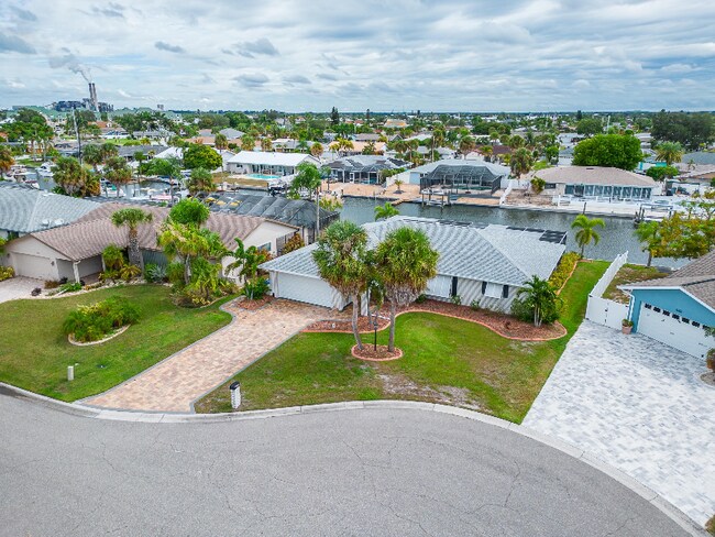Foto del edificio - 6305 Cottonwood Ln