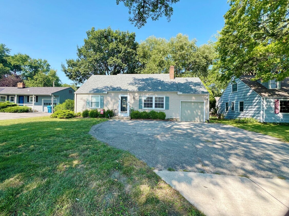 Foto principal - COMING SOON: Elegant Home in Prairie Villa...