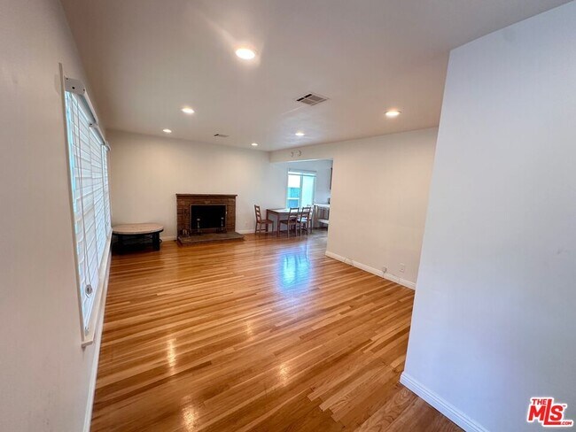 Foto del edificio - 4717 Glenwood Ave