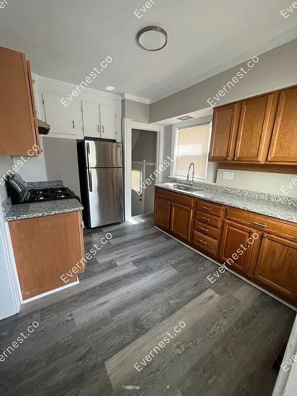 Foto del edificio - 3549 Hazelhurst Ave