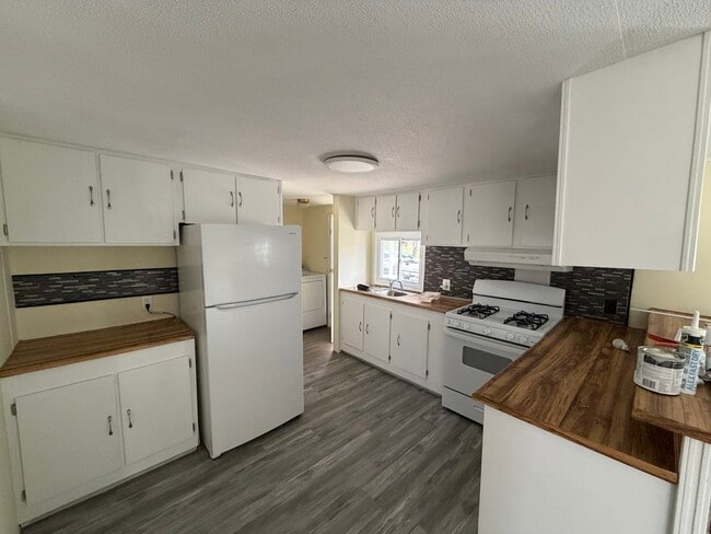 Building Photo - 3008 Church Hill Rd