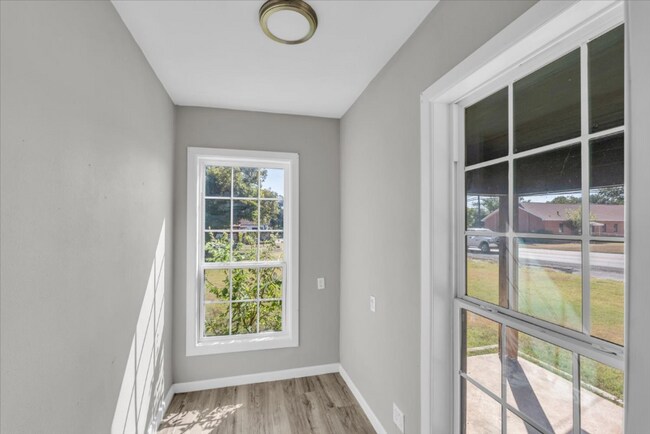 Foto del edificio - 1215 W 5th St