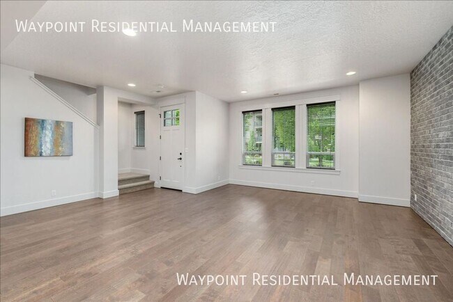 Foto del edificio - 3782 E Parkcenter Blvd