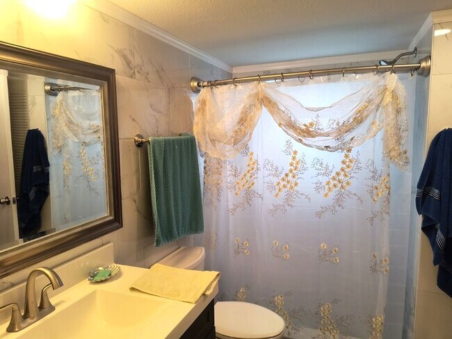 Foto del edificio - 1 br, 1 bath House - 7817 Midway Drive Ter...