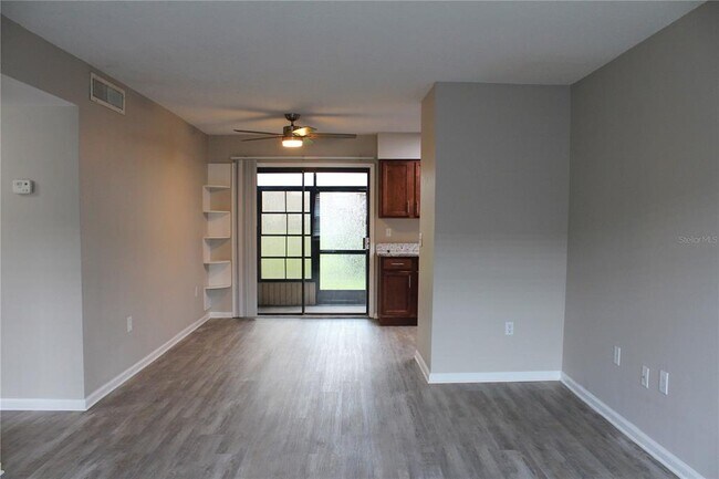 Foto del edificio - 1920 E Edgewood Dr
