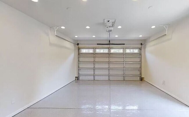 Building Photo - 6102 Pricket Rd