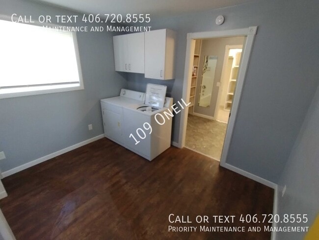 Building Photo - Charming, Renovated 1-Bedroom Gem in the H...