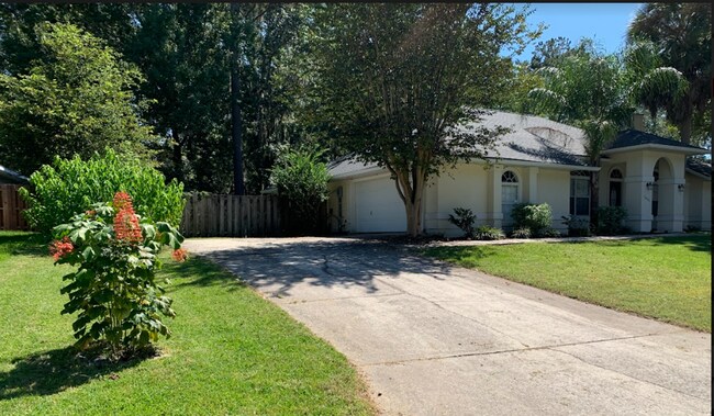 Building Photo - 3BR/2BA home in Broadmoor!