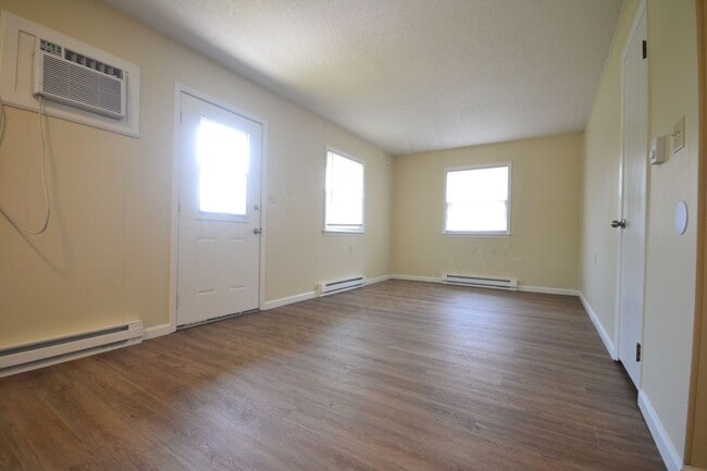 Building Photo - Cross Timbers Apartment