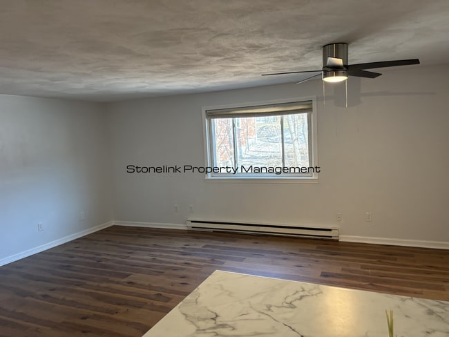 Building Photo - Newly Renovated Condo For Rent in North Attleboro!