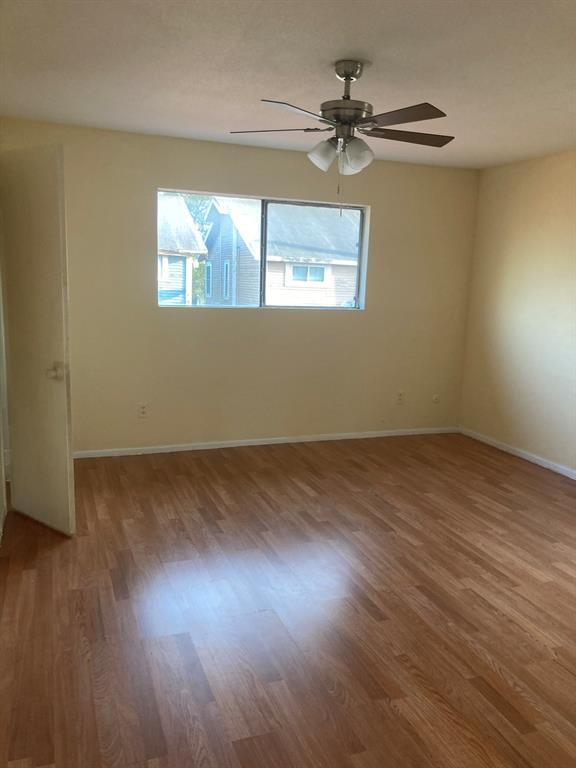 Foto del edificio - 8405 Wilcrest Dr