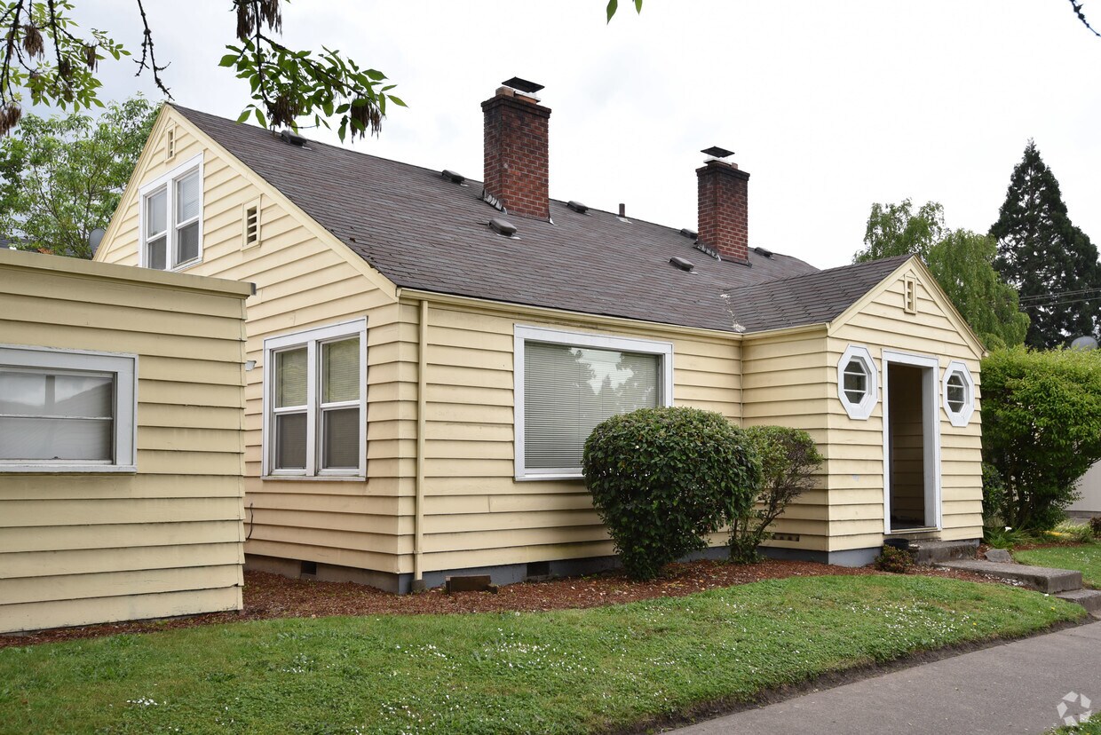 Building Photo - Hilyard Apartments