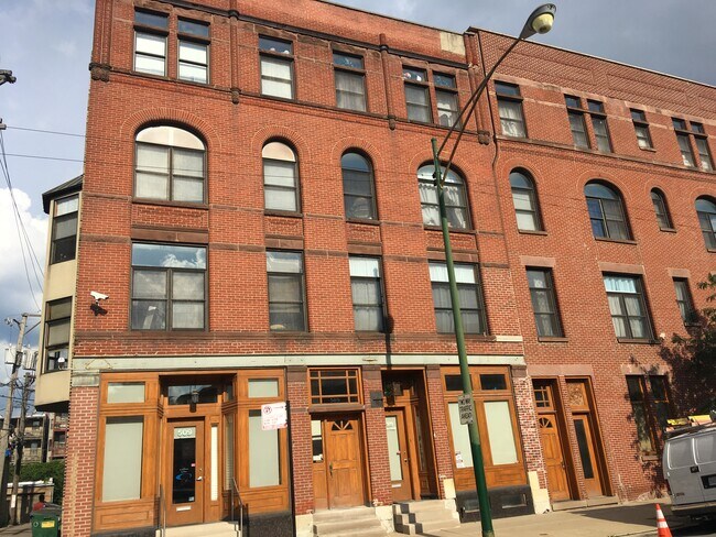 Front of Building - 509 N Racine Ave