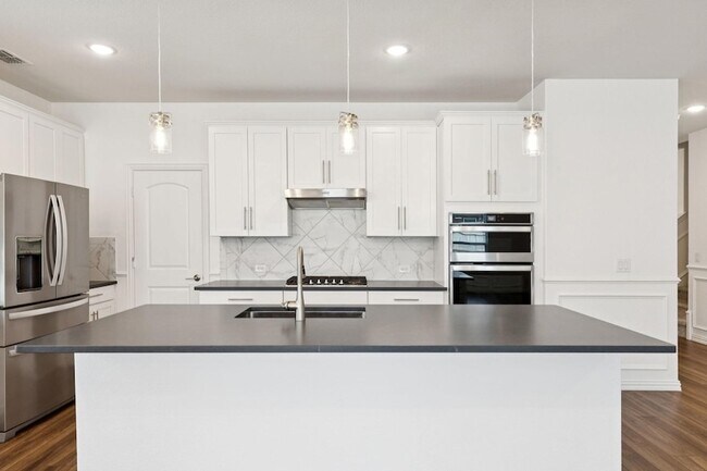 Foto del edificio - 2412 Rooster Ln