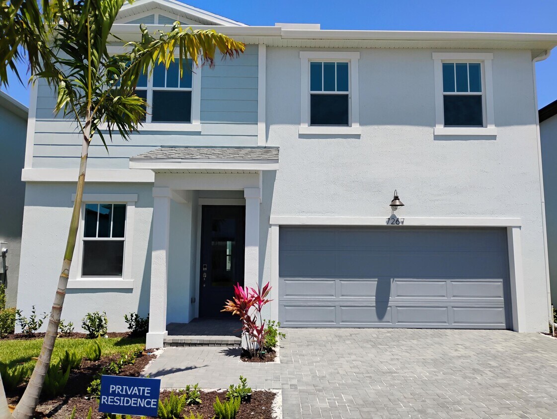 Foto principal - 7267 Lenora Ln