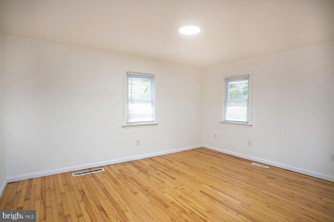 Foto del edificio - 1760 N Wales Rd