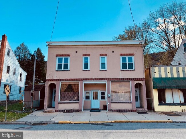 44 E Bacon Front. Entrance to this room and 4 others is the first floor center door. - 44 E Bacon St