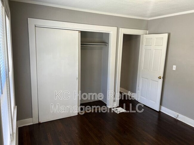 Building Photo - 7542 Harrison St