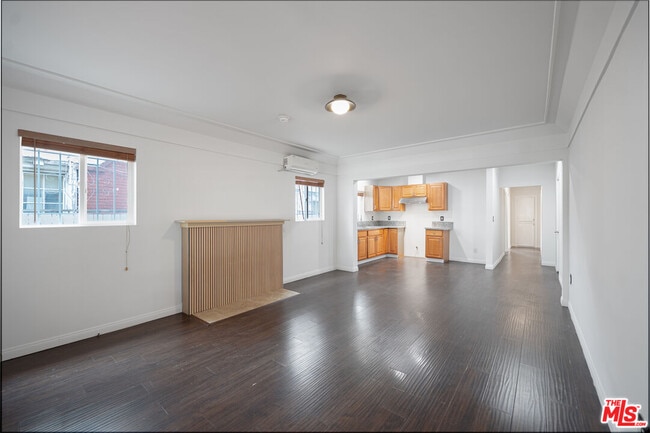 Building Photo - 1530 5th Ave