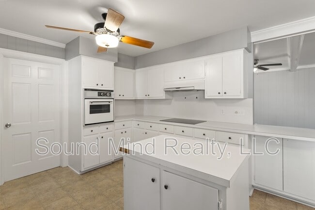 Building Photo - 1821 Oakdale Dr W