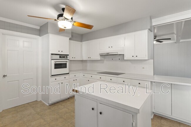 Foto del edificio - 1821 Oakdale Dr W