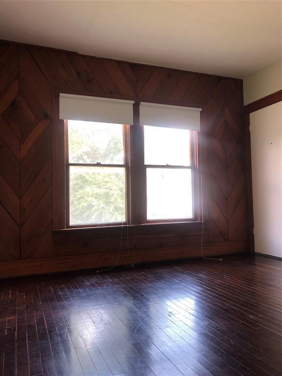 Foto del edificio - 1323 W Bell St