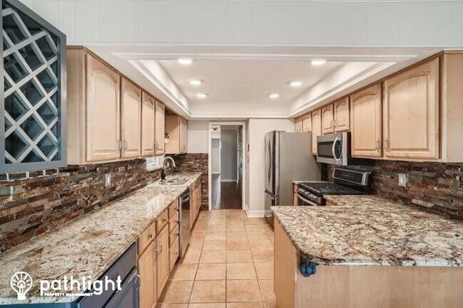 Building Photo - 6450 31st Terrace North, St. Petersburg, F...
