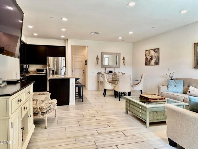 Foto del edificio - 6440 Summit Village Ln