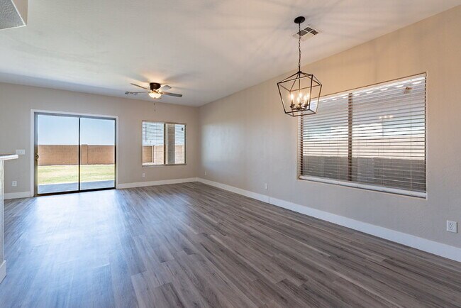 Foto del edificio - 7599 W Springfield Wy