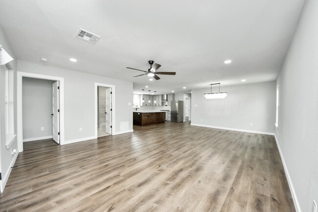 Foto del edificio - 1218 Des Jardines St