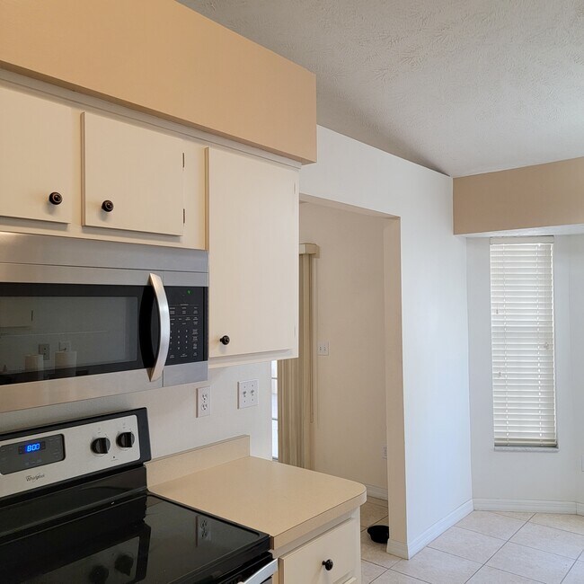 Building Photo - 6215 SW 80th St