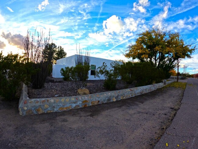 Building Photo - 2968 La Mesilla Cir