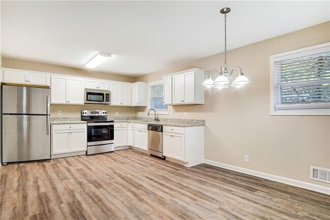 Building Photo - 4412 Rustic Wood Dr