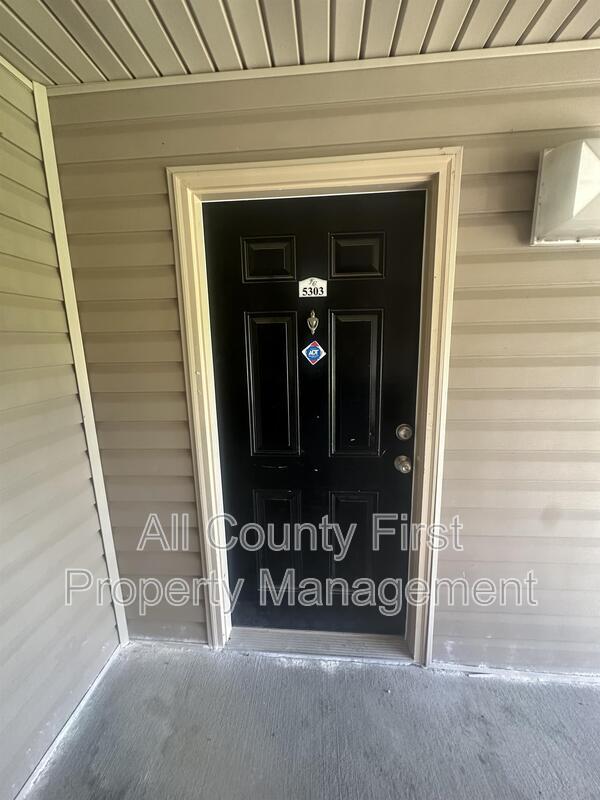 Foto del edificio - 5303 Fairington Club Dr