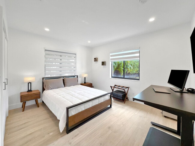 Foto del edificio - 130 SW 25th Rd