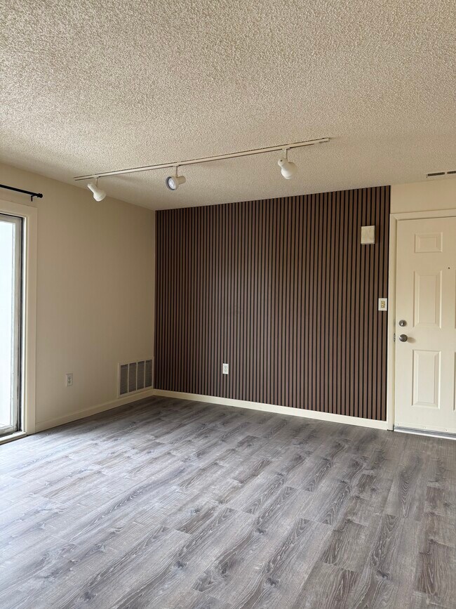 Foto del edificio - 309 Ravens Crest Dr