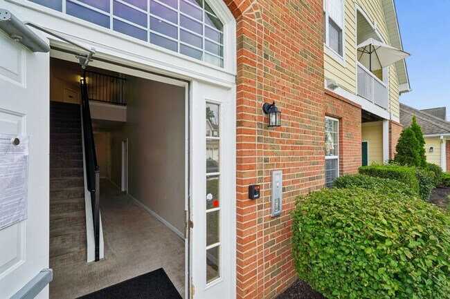 Foto del edificio - 3842 Carberry Dr