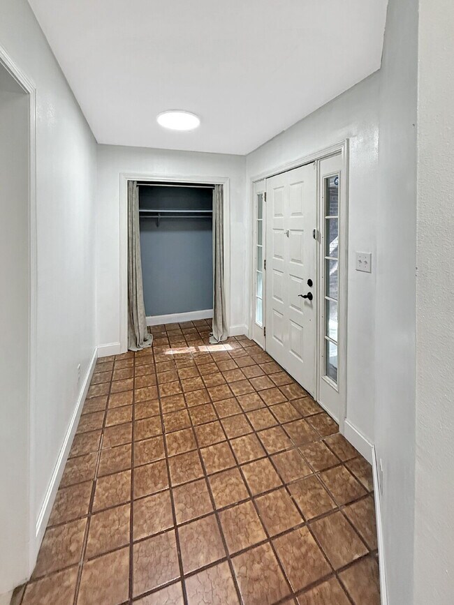 Foto del edificio - Move-In Special: Get 1 Month FREE! Sign a lease and move in by March 15, 2026 to receive one full...