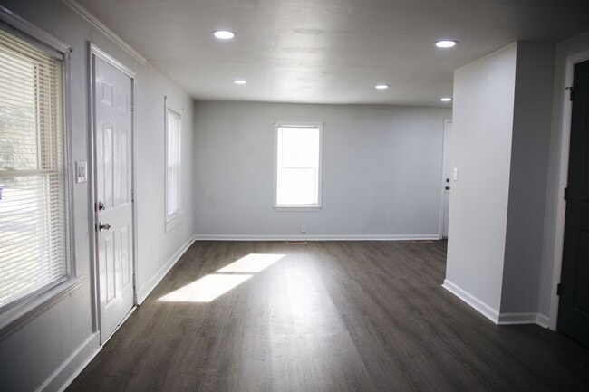 Building Photo - 2017 Central St NW