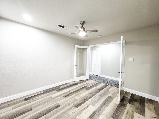 Foto del edificio - 9750 Hillis St