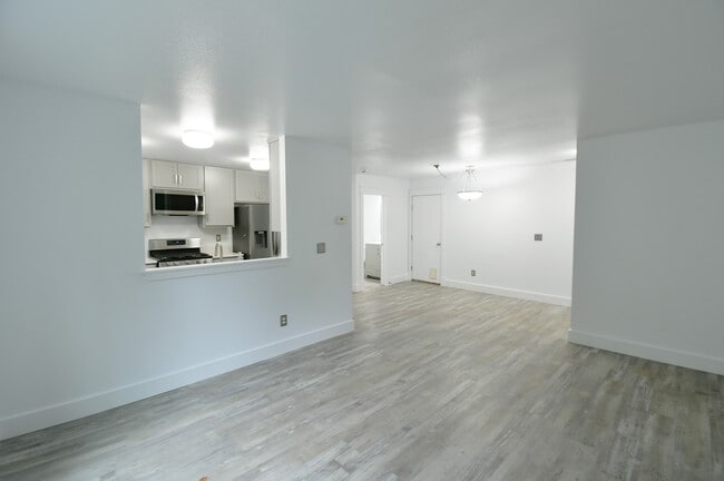 Foto del edificio - 2430 106th Dr SE