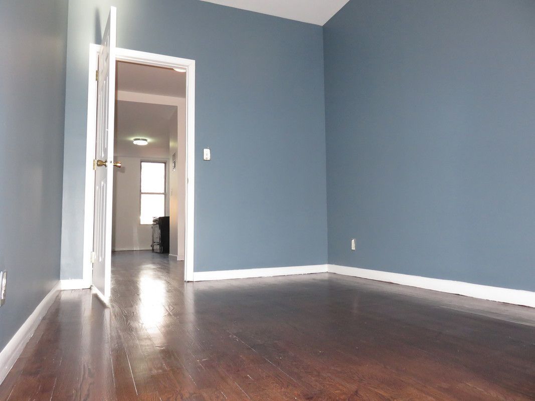 Foto principal - 953 Metropolitan Ave
