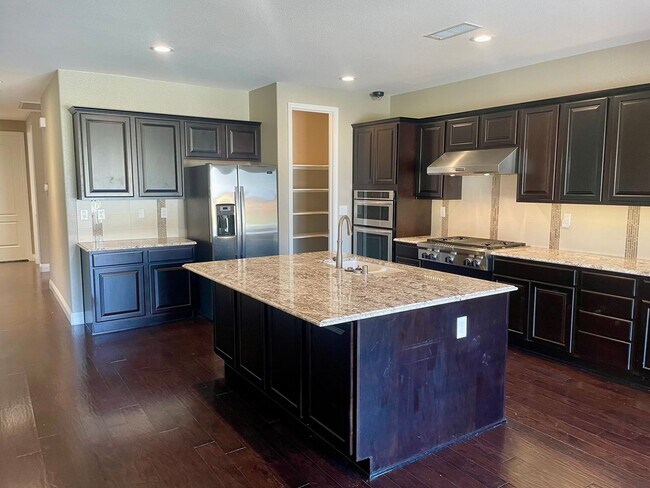 Foto del edificio - Stunning Single-Level Toll Bros. Home in G...