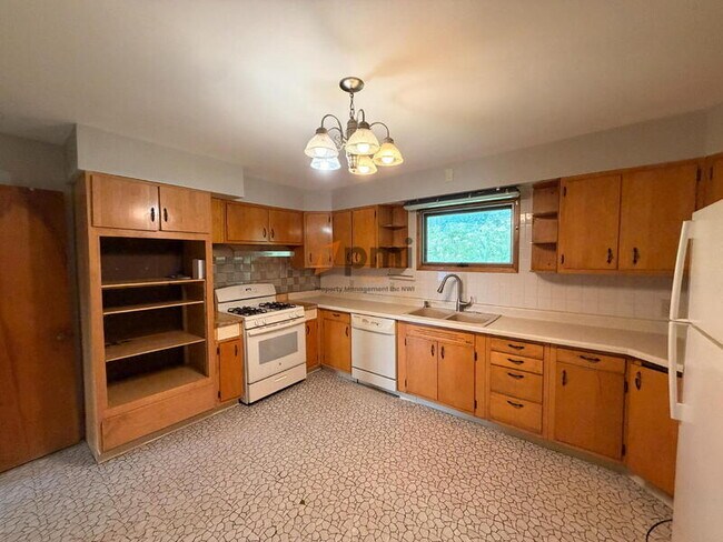 Foto del edificio - 330 E 69th Pl