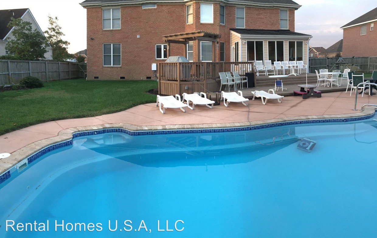 Primary Photo - 6 br, 4 bath House - 920 Artesia Way