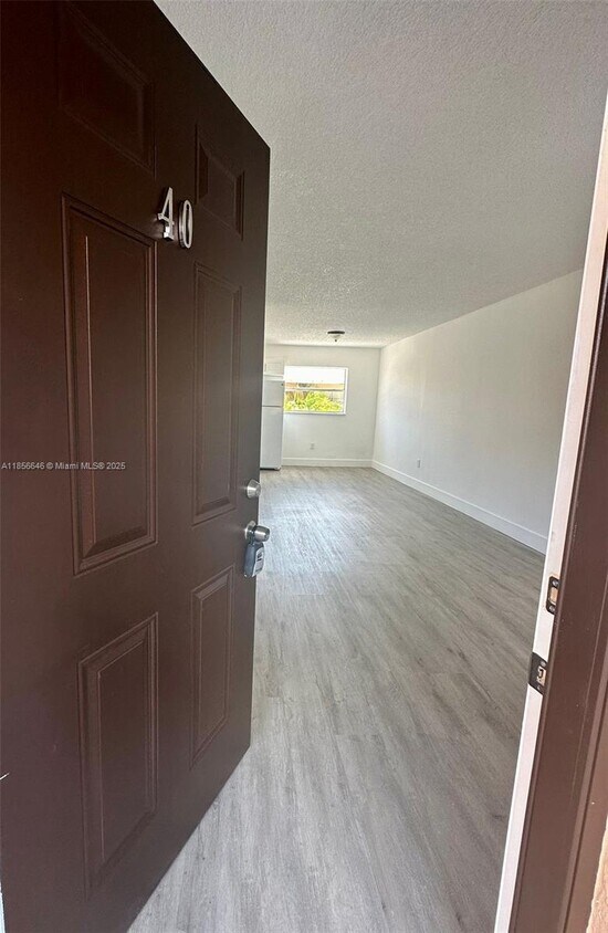 Foto principal - 5441 W 24th Ave